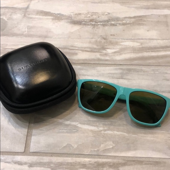 burberry folding sunglasses